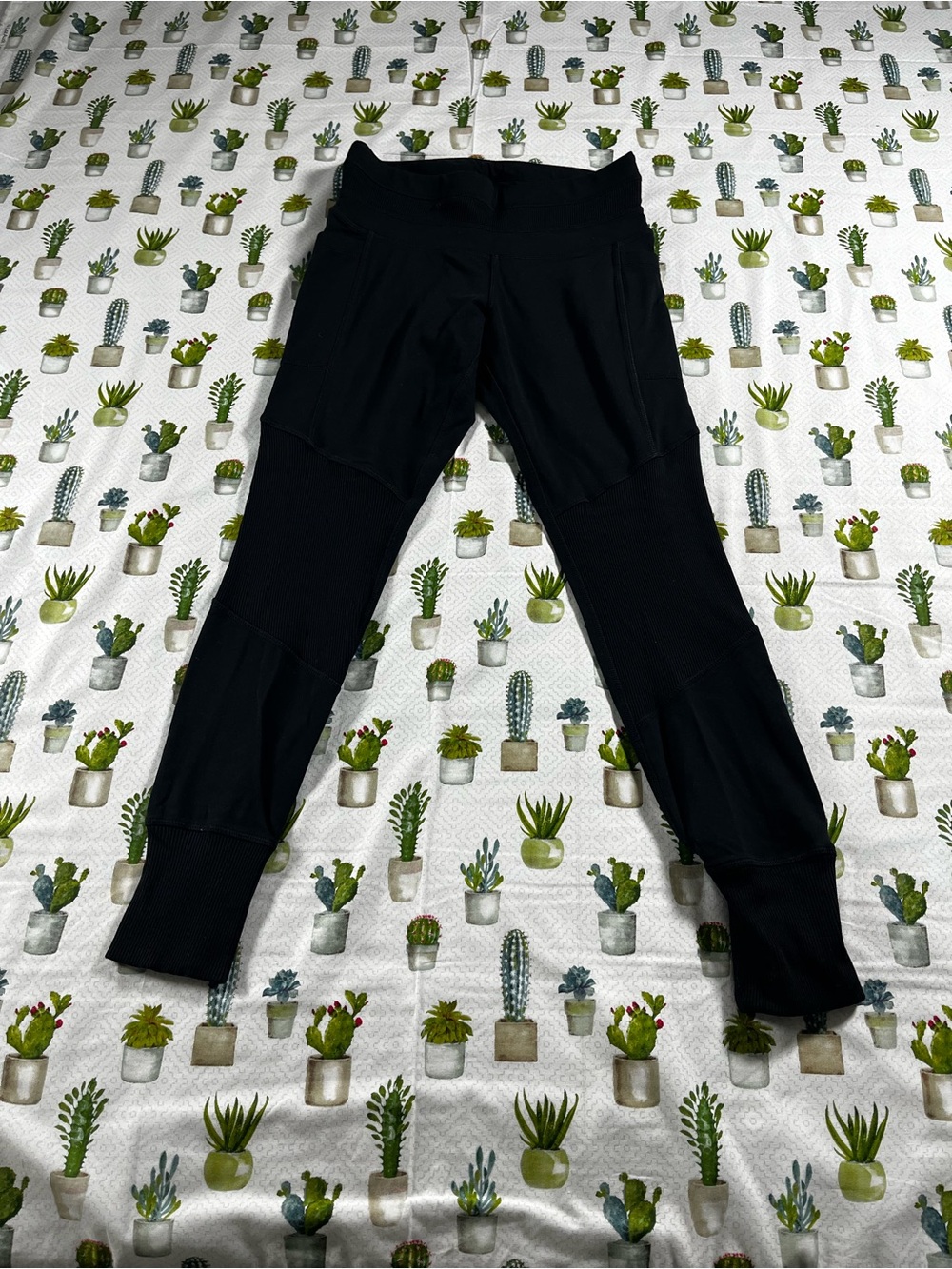 Athleta Women’s Leggings Jogger Style Black Size SP Great Condition!